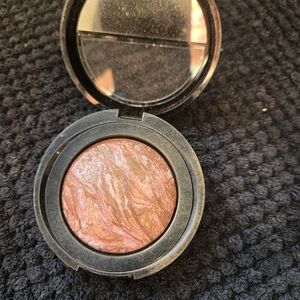 Laura Geller Swirled Blush Compact